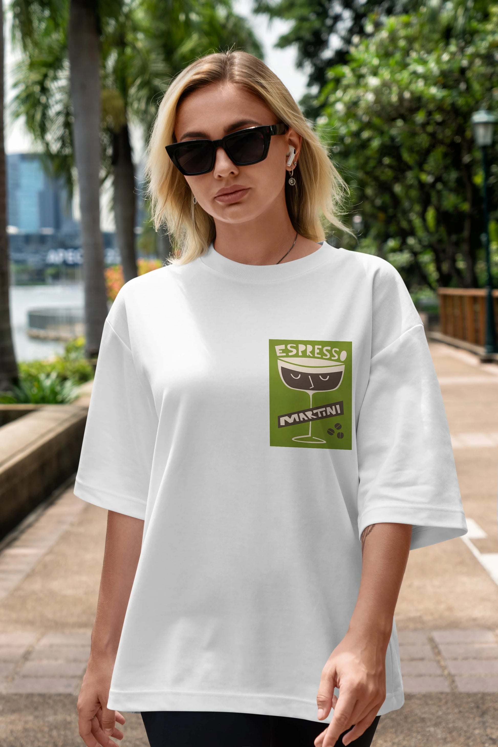 Espresso Martini 2 Ön Sol Baskılı Oversize t-shirt Erkek Kadın Unisex %100 Pamuk Bisiklet Yaka tişort