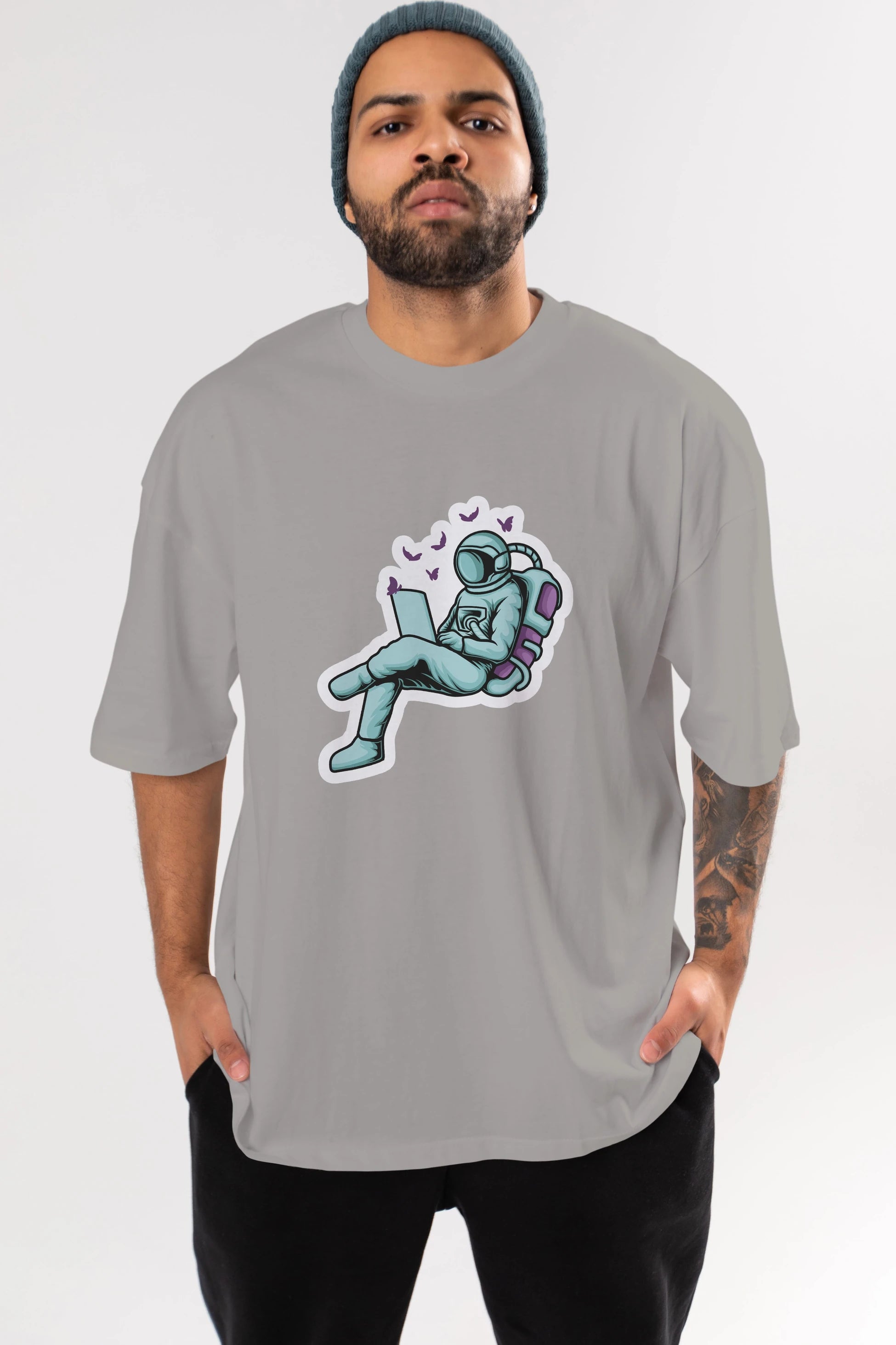 Work with Butterflies in Space Sticker Ön Baskılı Oversize t-shirt Erkek Kadın Unisex