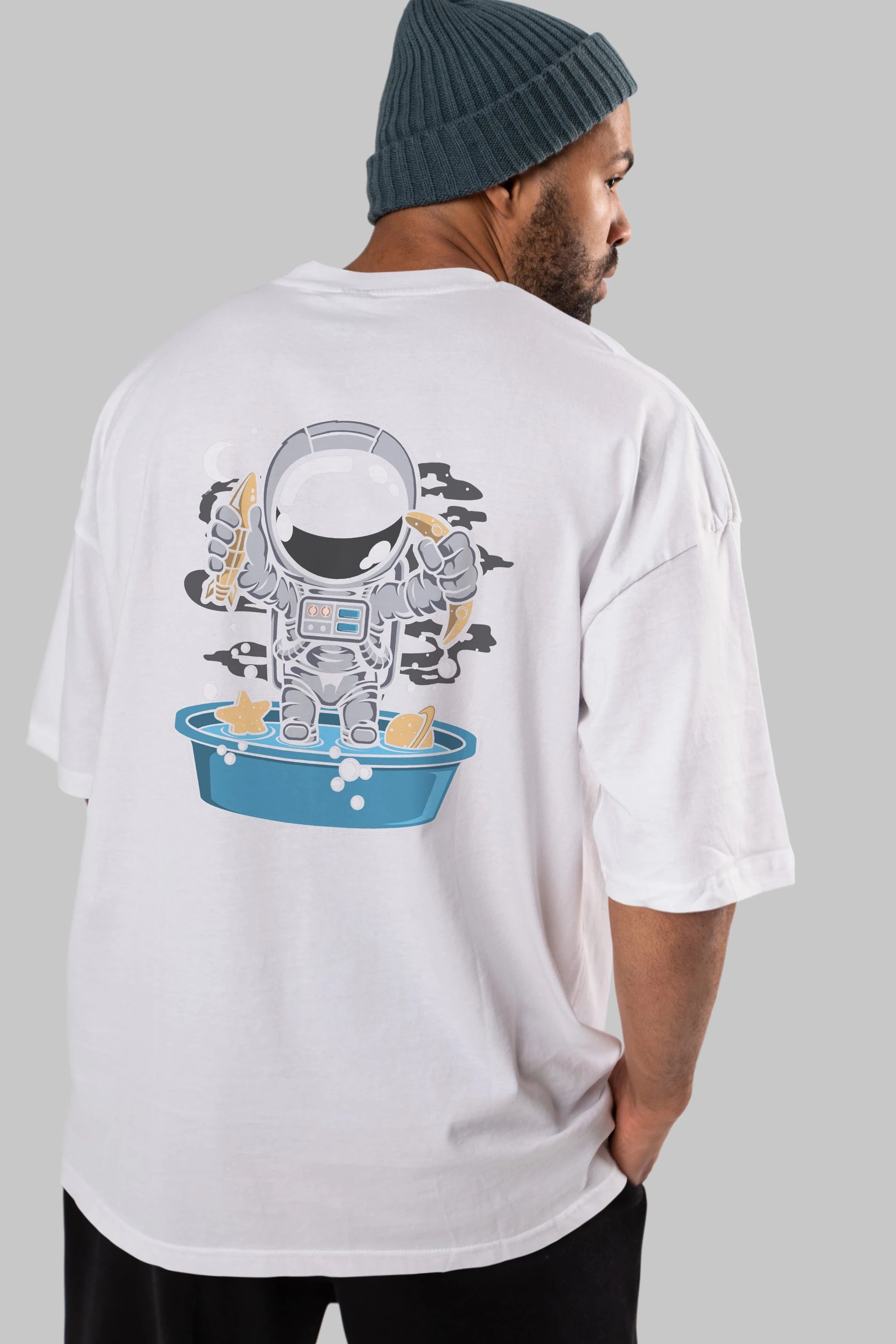 Astronaut Bath Tub Arka Baskılı Oversize t-shirt Erkek Kadın Unisex