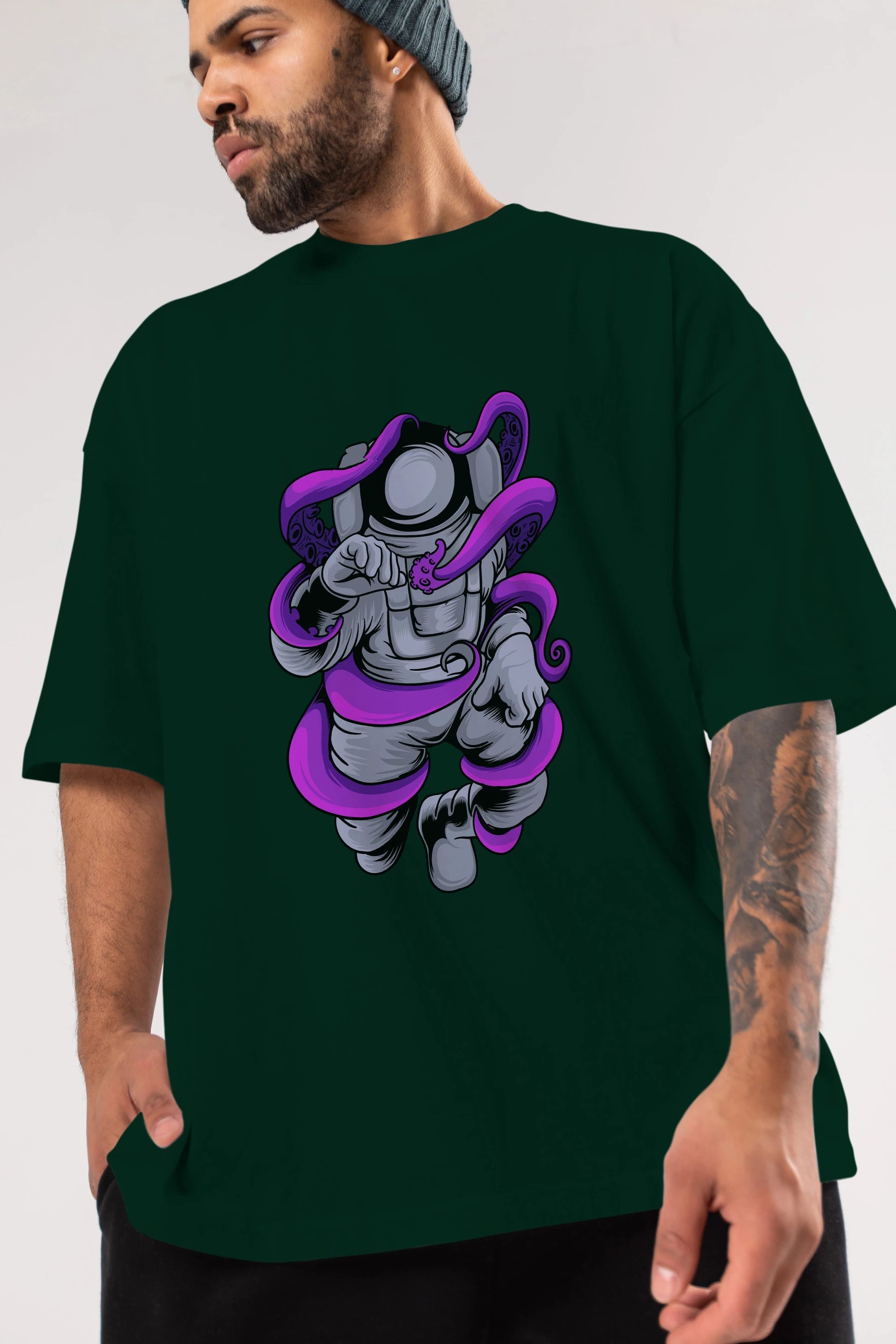 Astronaut fighting octopus Ön Baskılı Oversize t-shirt Erkek Kadın Unisex