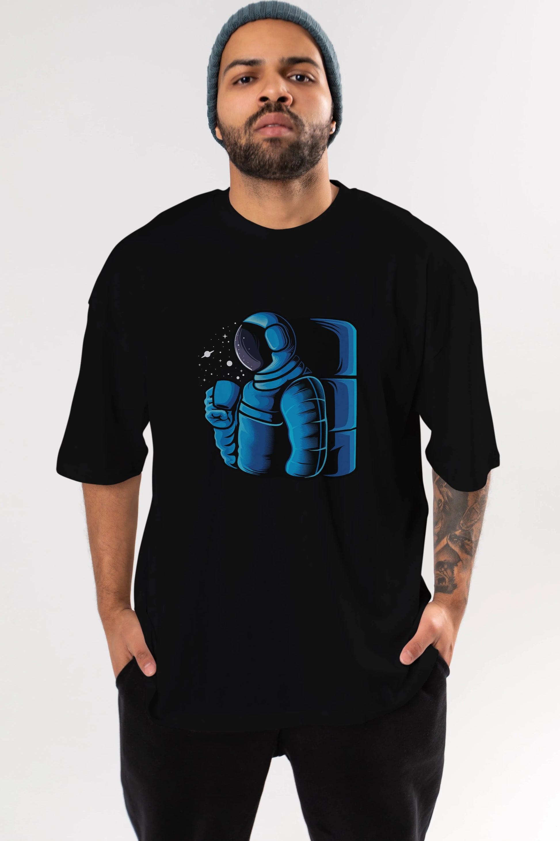 Drinking coffee in space Ön Baskılı Oversize t-shirt Erkek Kadın Unisex
