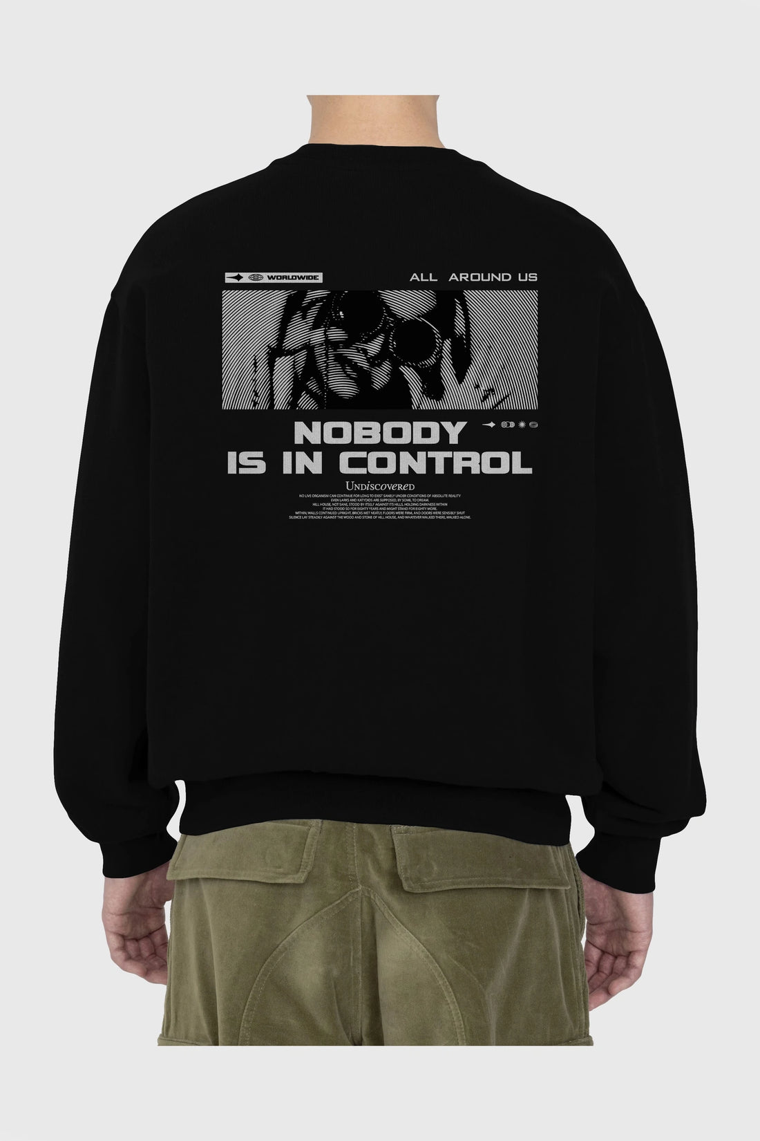 Nobody is in Control Arka Baskılı Oversize Sweatshirt Erkek Kadın Unisex