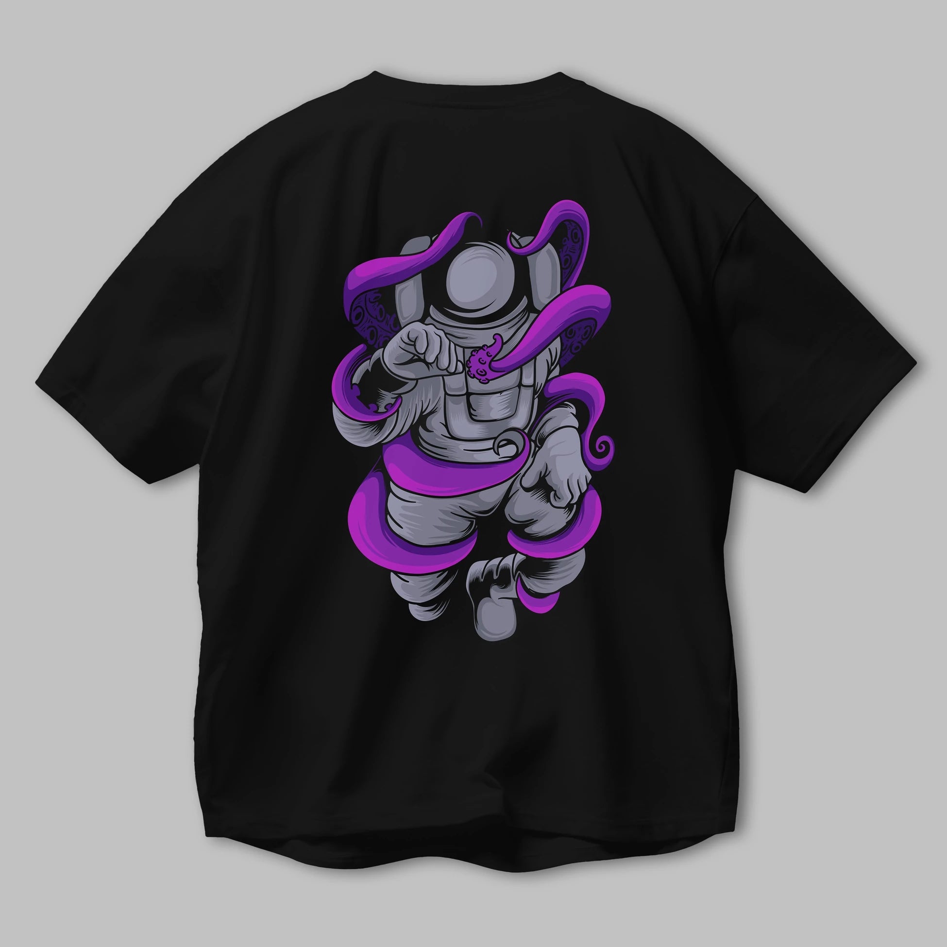 Astronaut fighting octopus Arka Baskılı Oversize t-shirt Erkek Kadın Unisex