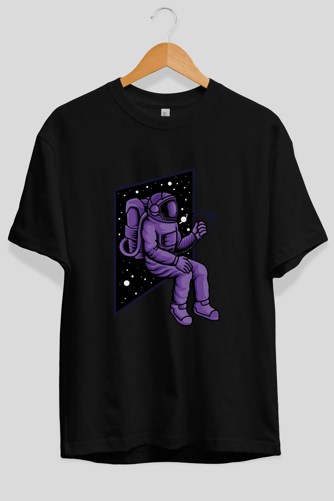 Astronaut holding black rose Ön Baskılı Oversize t-shirt Erkek Kadın Unisex