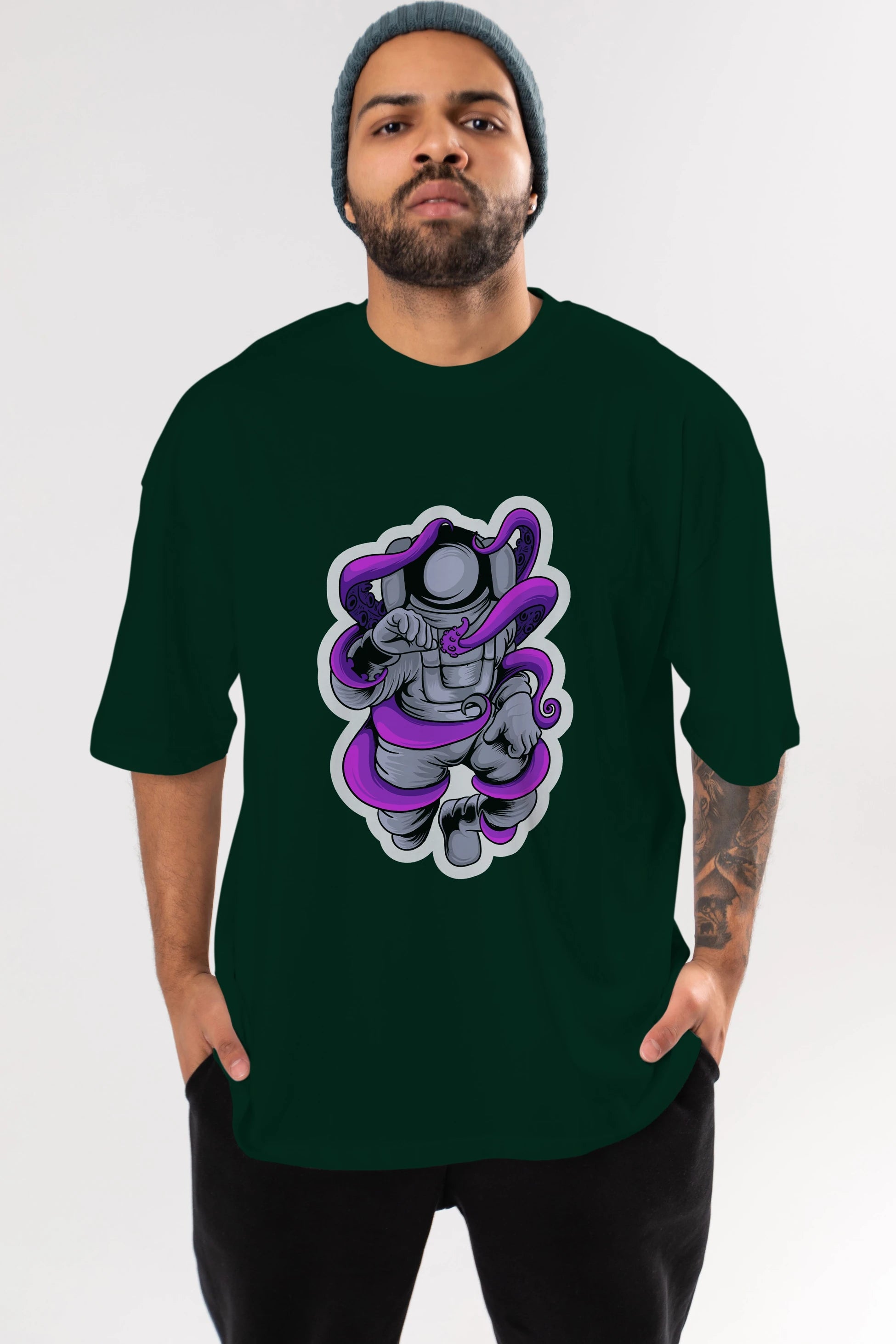 Astronaut fighting octopus sticker Ön Baskılı Oversize t-shirt Erkek Kadın Unisex