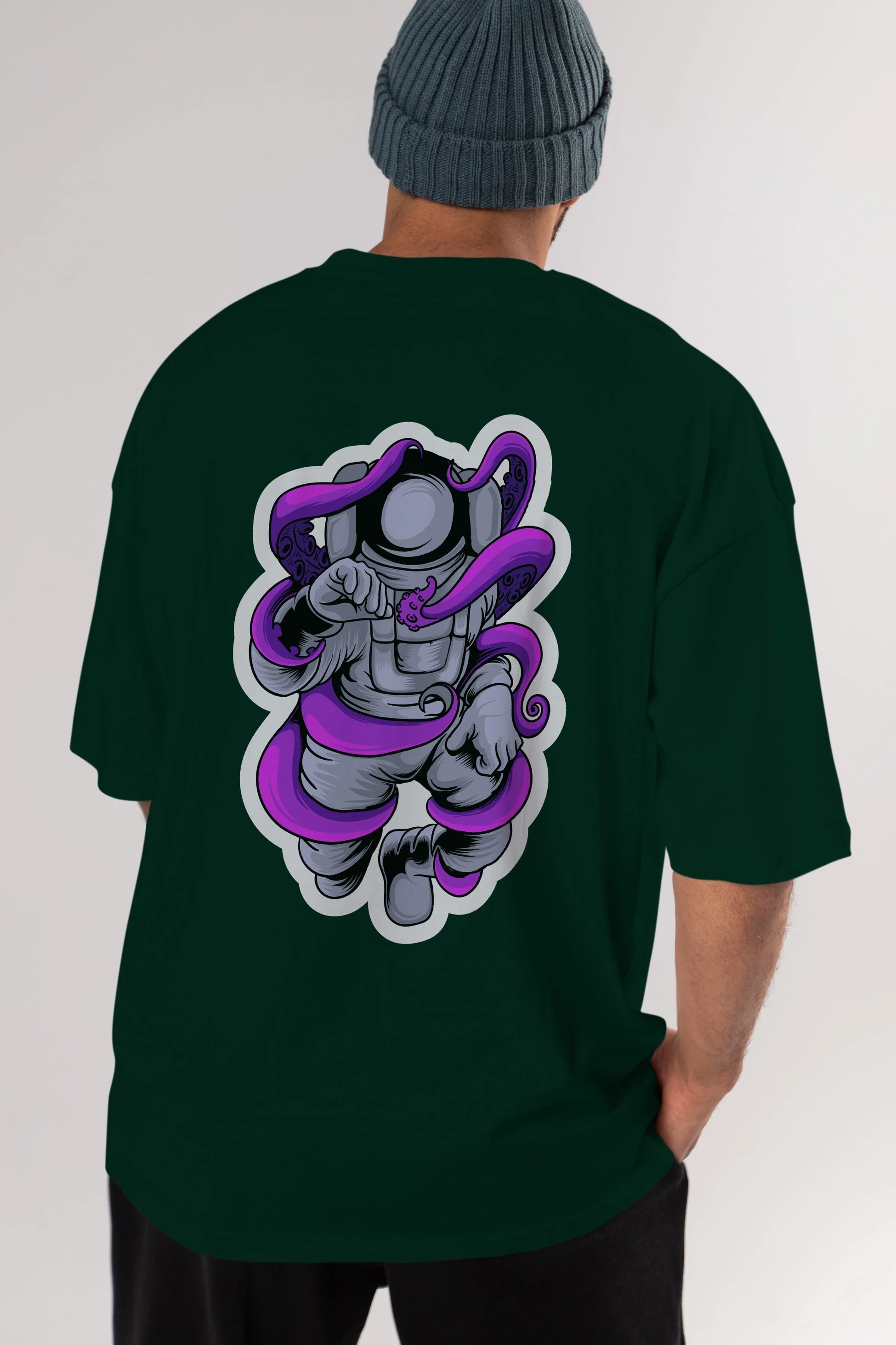 Astronaut fighting octopus sticker Arka Baskılı Oversize t-shirt Erkek Kadın Unisex