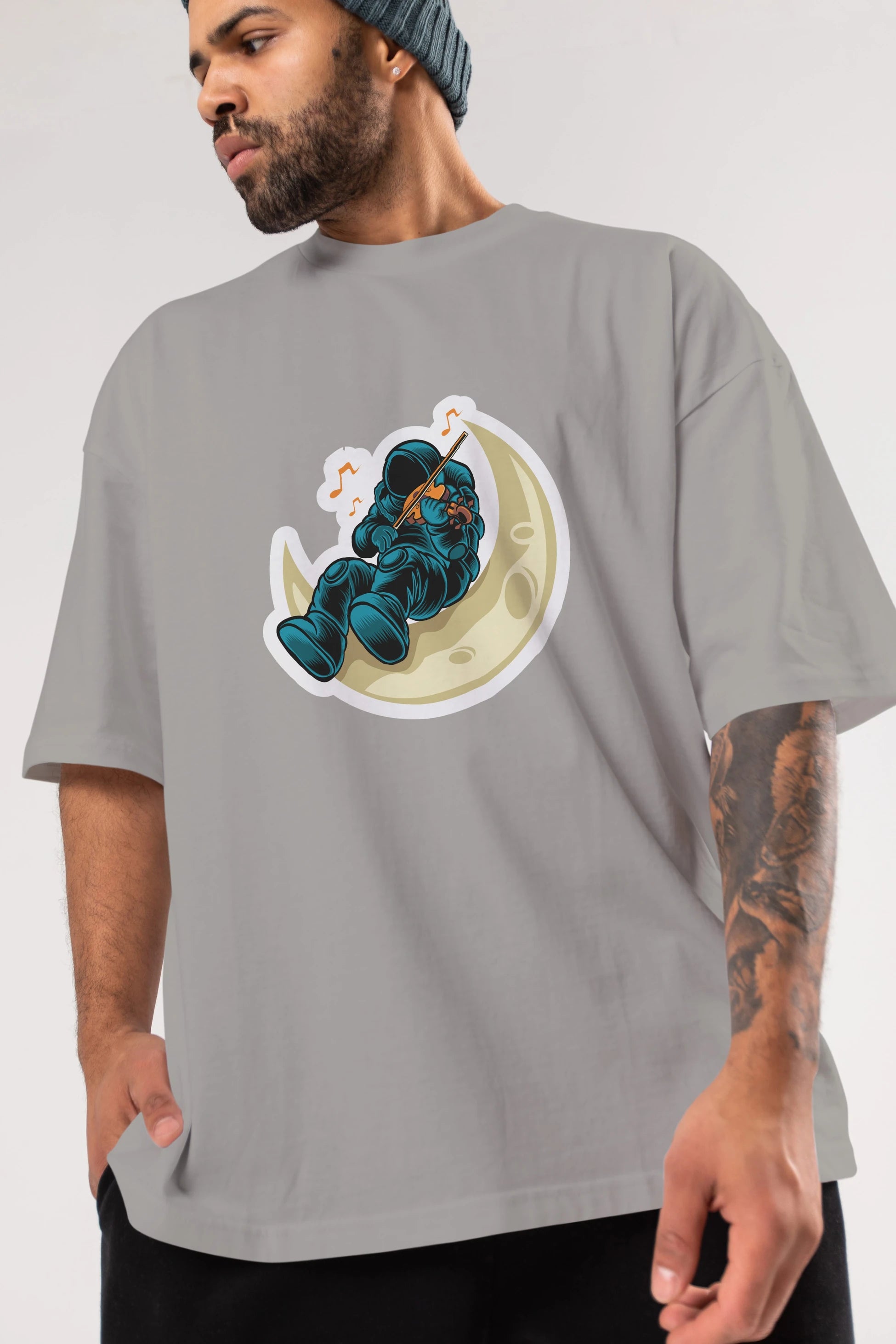 Playing Vionist in Space Sticker Ön Baskılı Oversize t-shirt Erkek Kadın Unisex