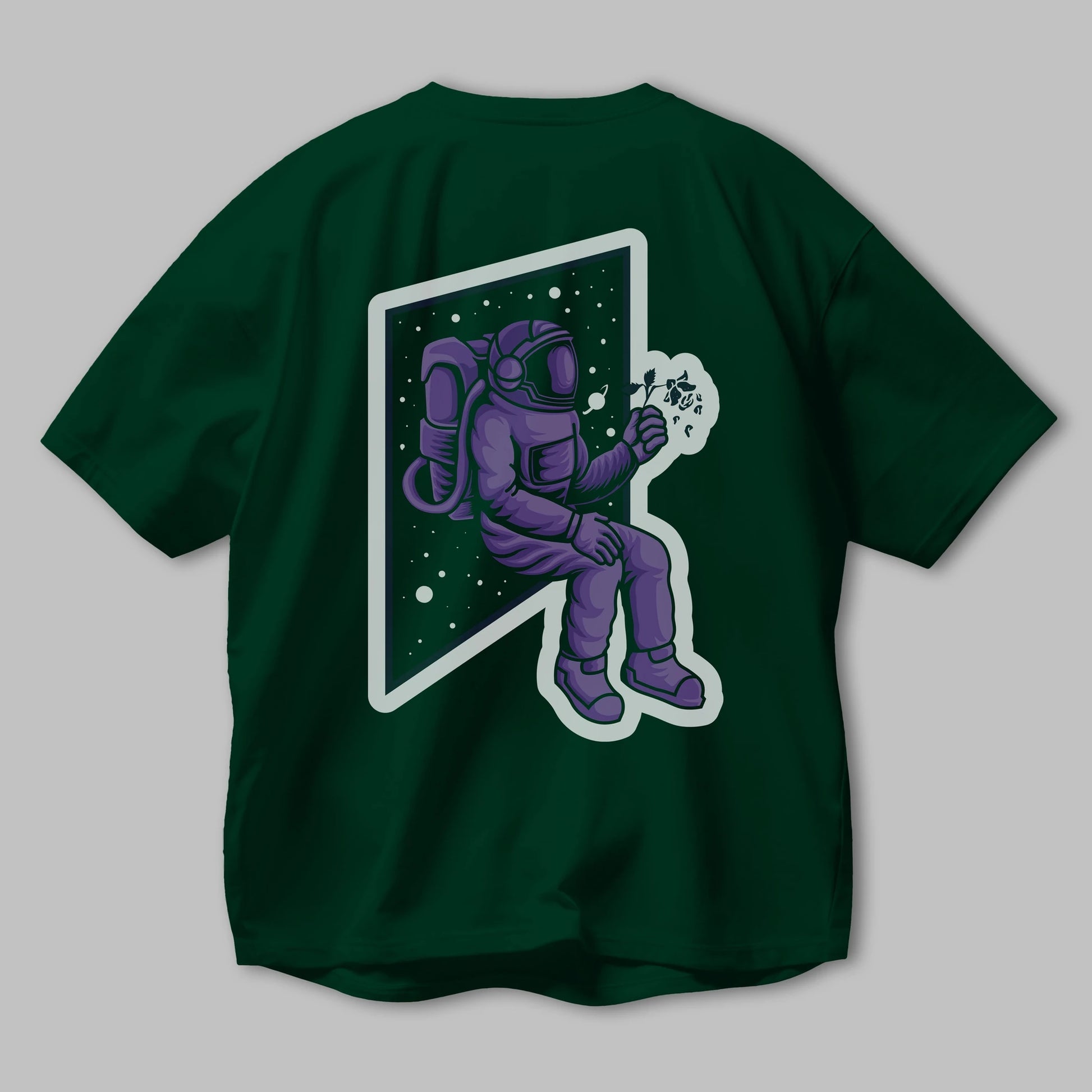 Astronaut holding black rose sticker Arka Baskılı Oversize t-shirt Erkek Kadın Unisex