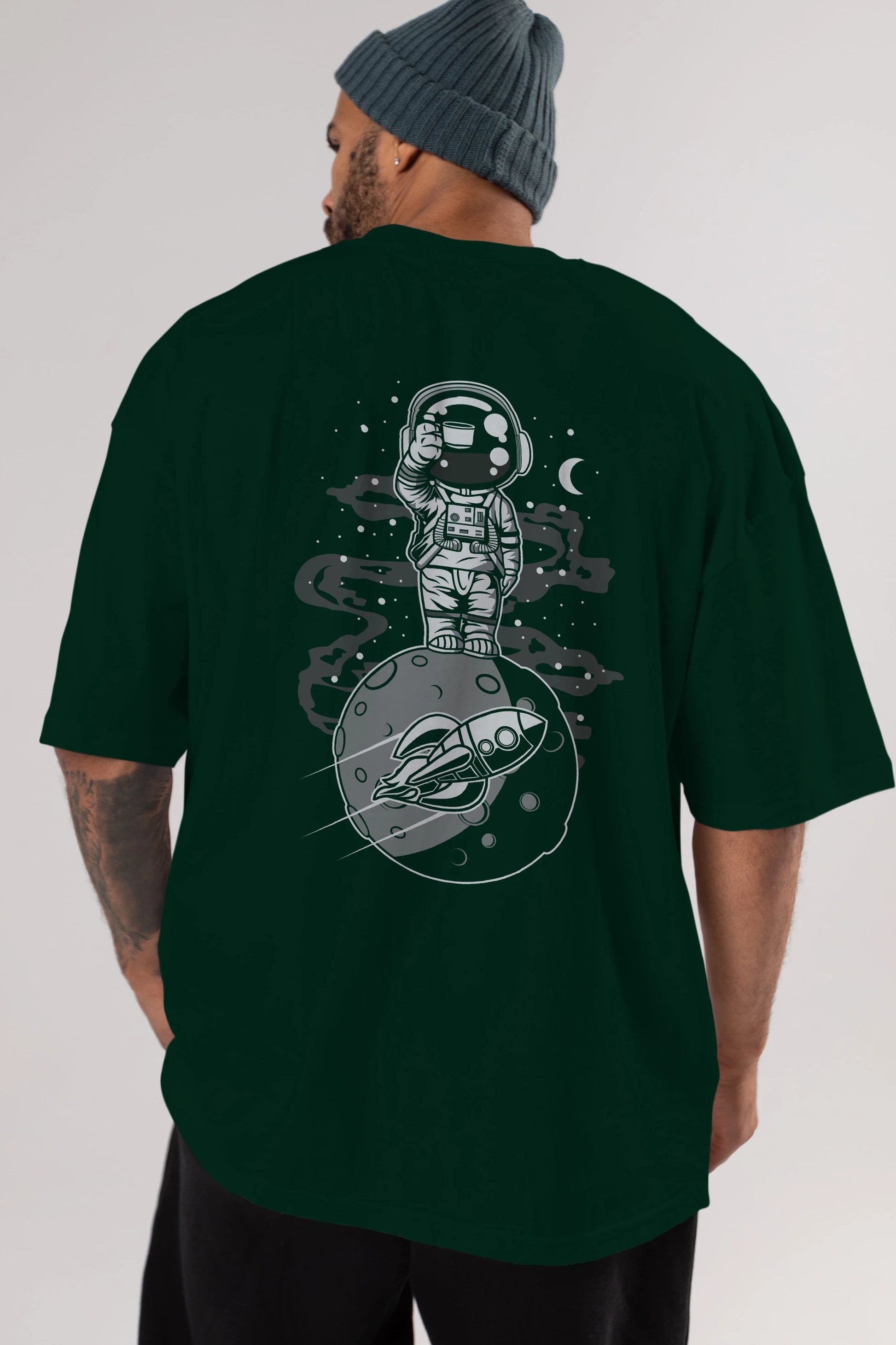 Astronaut Standing On The Moon Arka Baskılı Oversize t-shirt Erkek Kadın Unisex