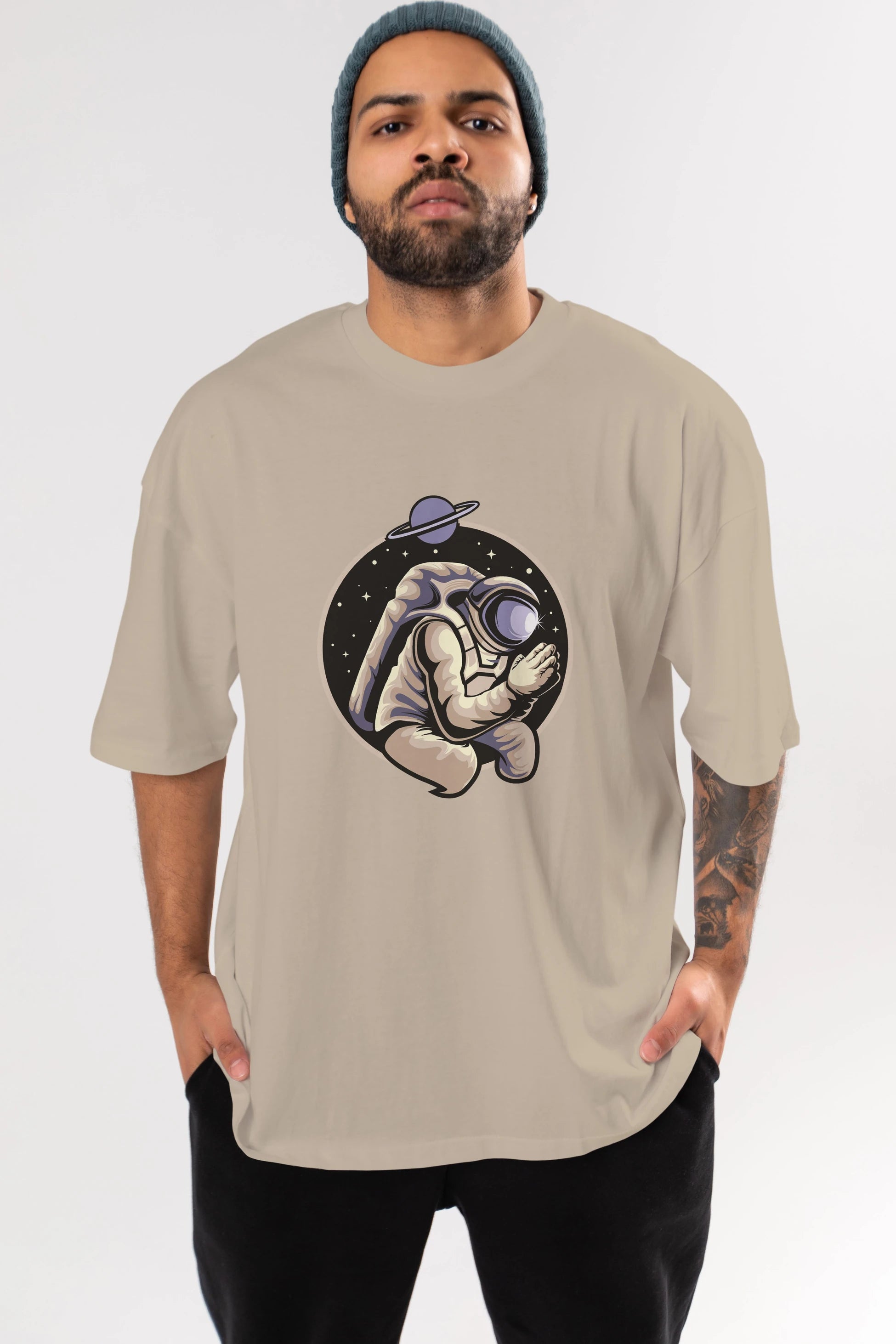 Astronaut Praying Ön Baskılı Oversize t-shirt Erkek Kadın Unisex