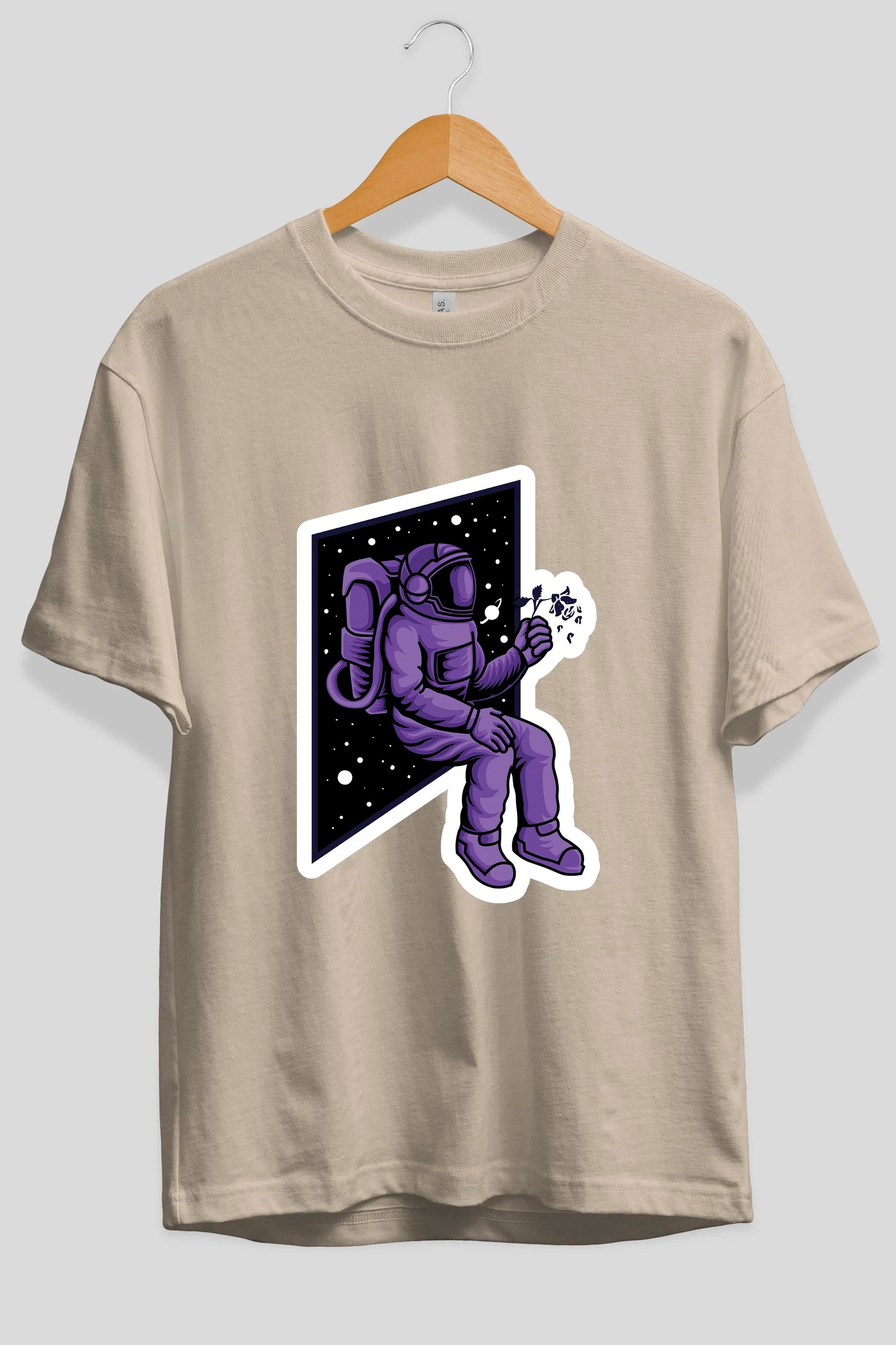 Astronaut holding black rose sticker Ön Baskılı Oversize t-shirt Erkek Kadın Unisex