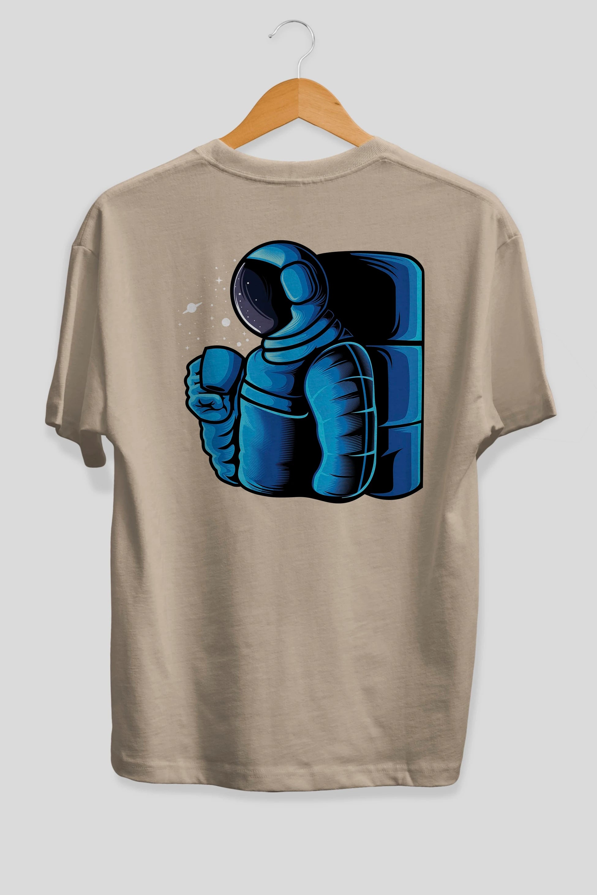 Drinking coffee in space Arka Baskılı Oversize t-shirt Erkek Kadın Unisex
