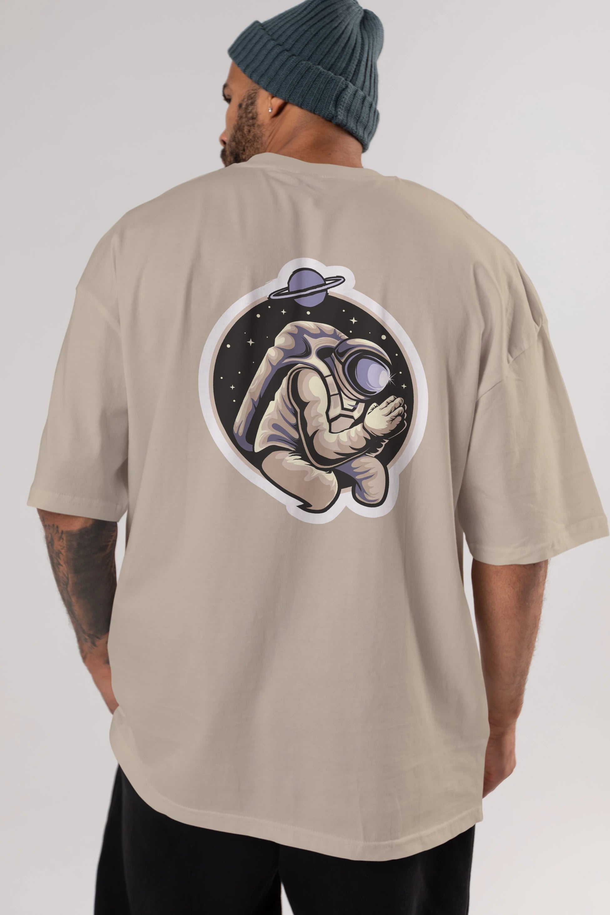 Astronaut Praying Sticker Arka Baskılı Oversize t-shirt Erkek Kadın Unisex