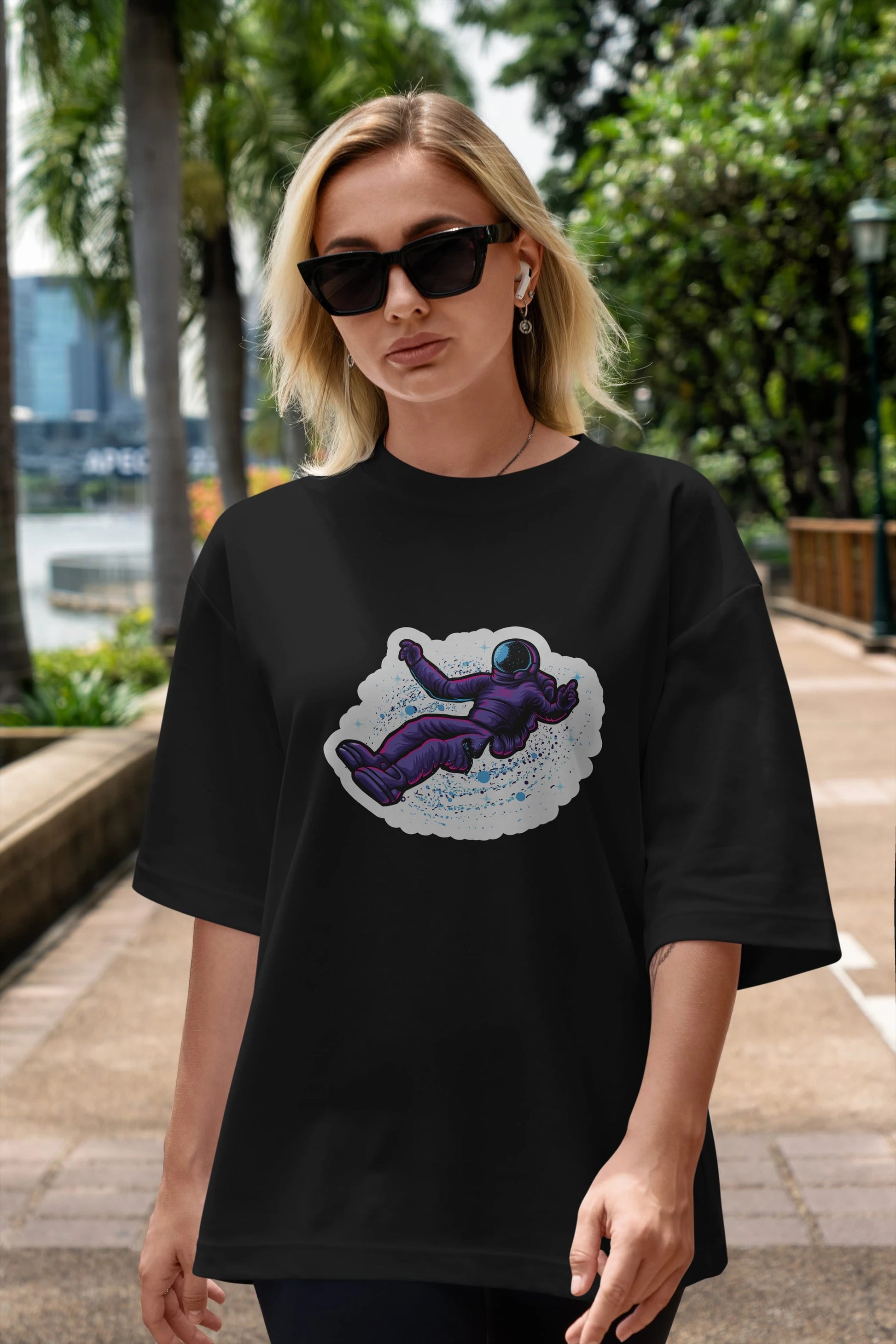 Having fun in outer space sticker Ön Baskılı Oversize t-shirt Erkek Kadın Unisex