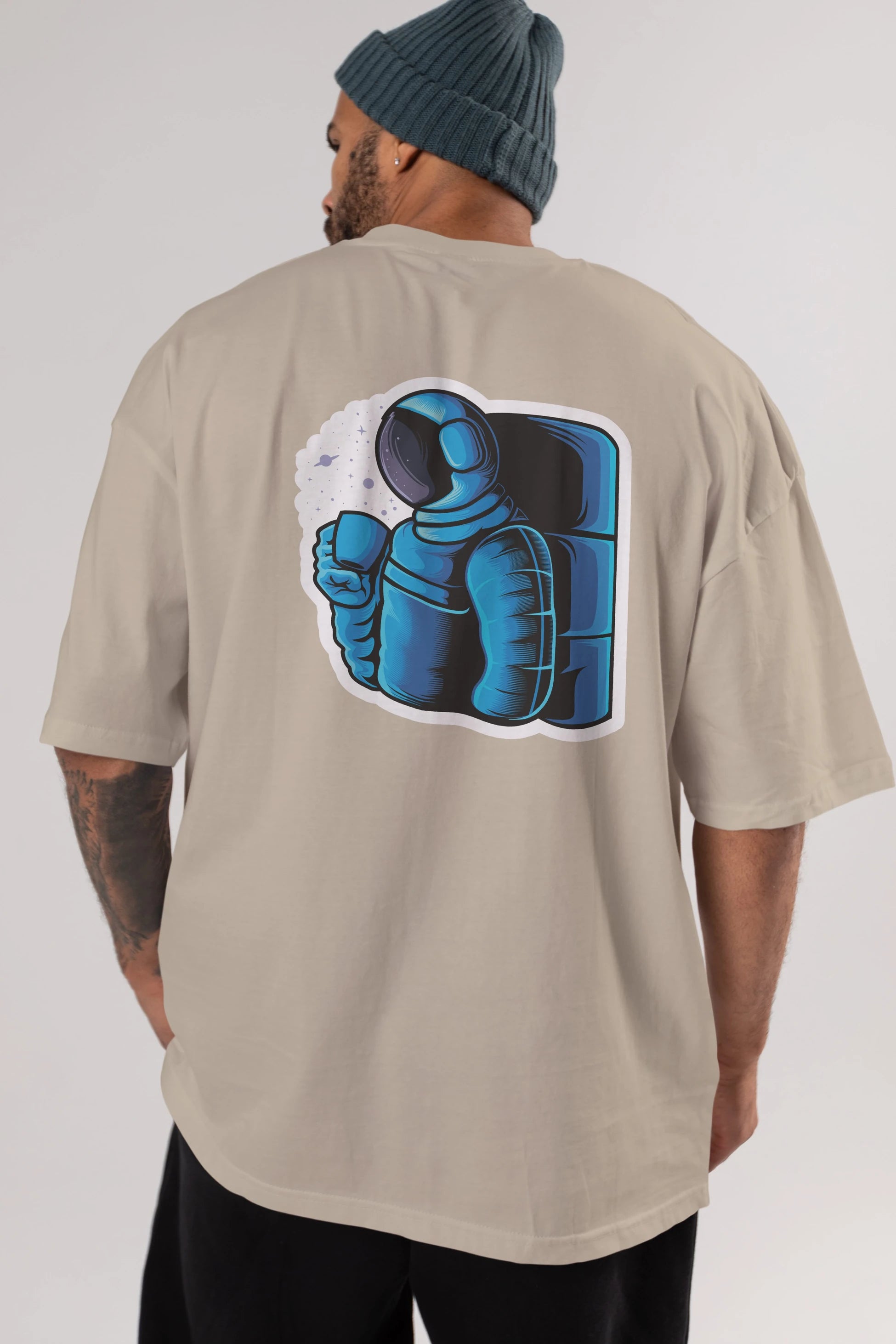 Drinking coffee in space sticker Arka Baskılı Oversize t-shirt Erkek Kadın Unisex