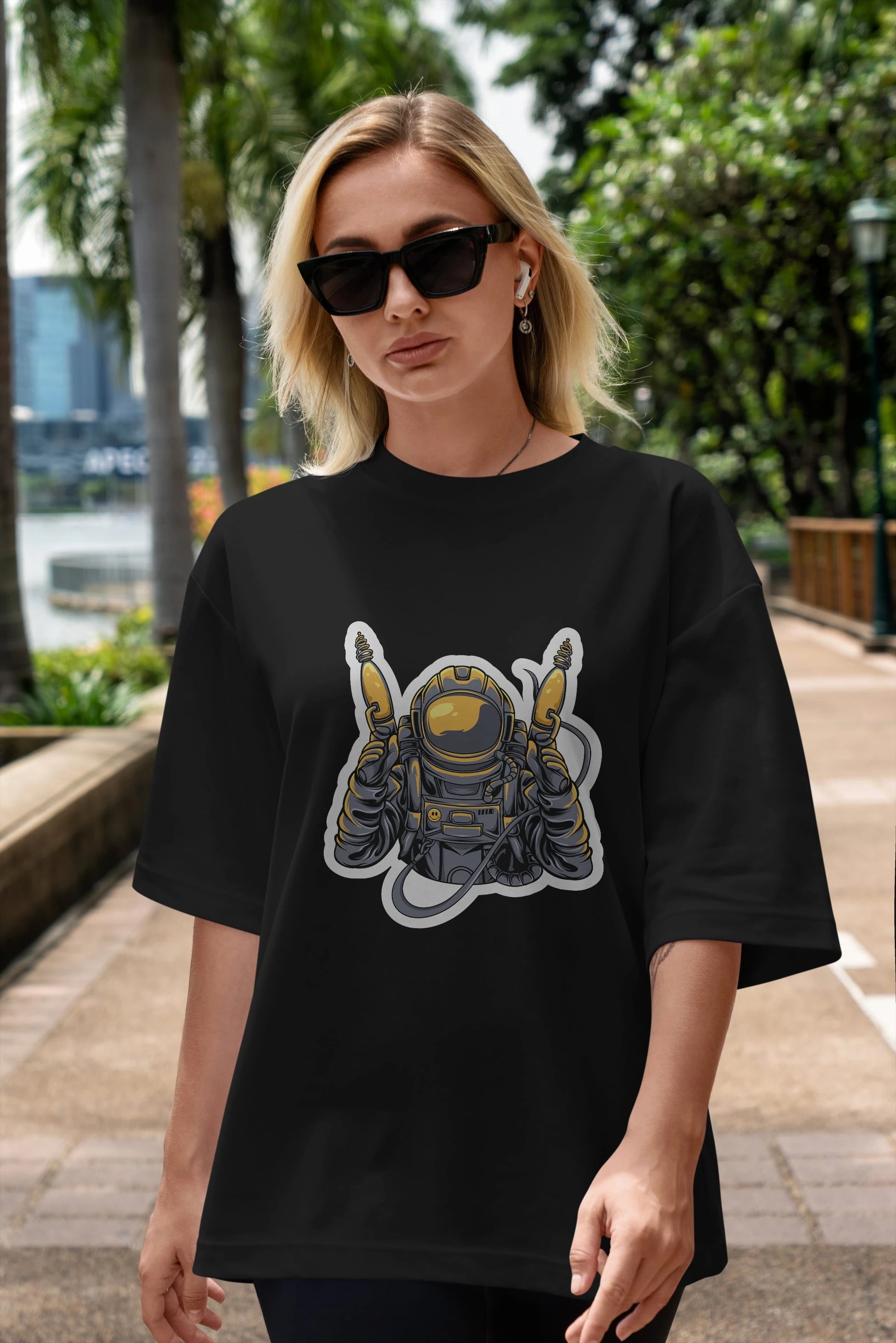 Alien Hunter Sticker Ön Baskılı Oversize t-shirt Erkek Kadın Unisex