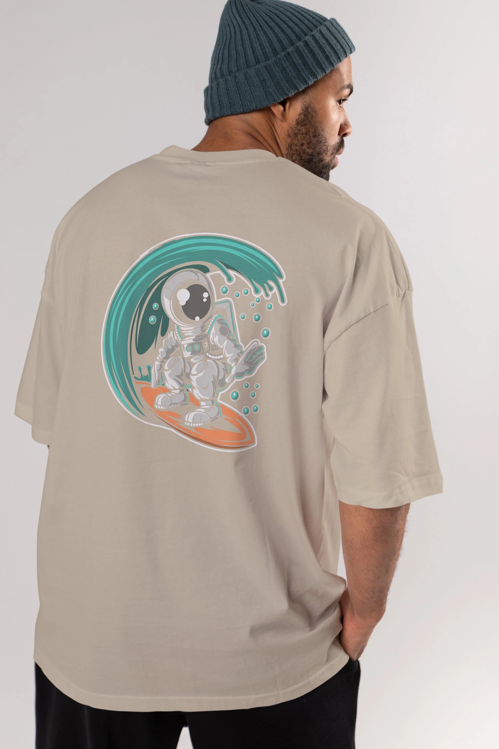 Astronaut Surfing Arka Baskılı Oversize t-shirt Erkek Kadın Unisex
