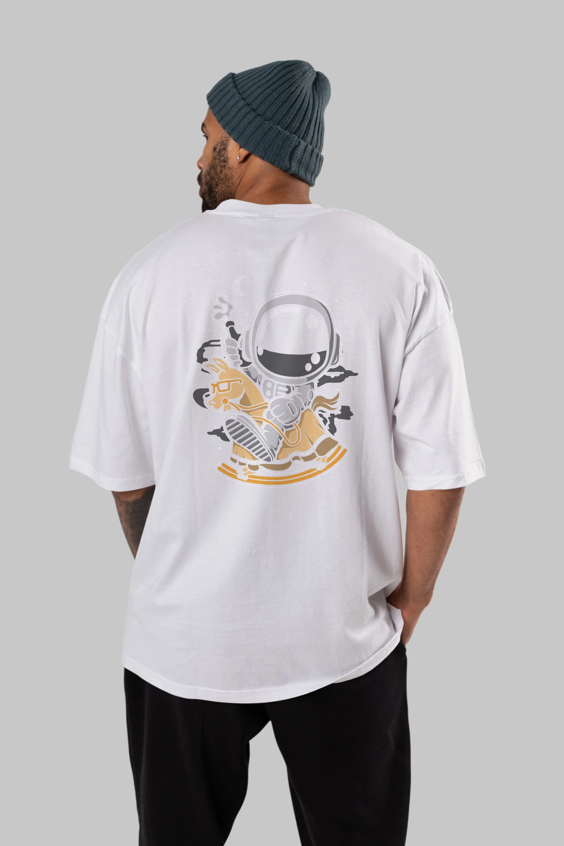 Astronaut RidingToy Horse Arka Baskılı Oversize t-shirt Erkek Kadın Unisex
