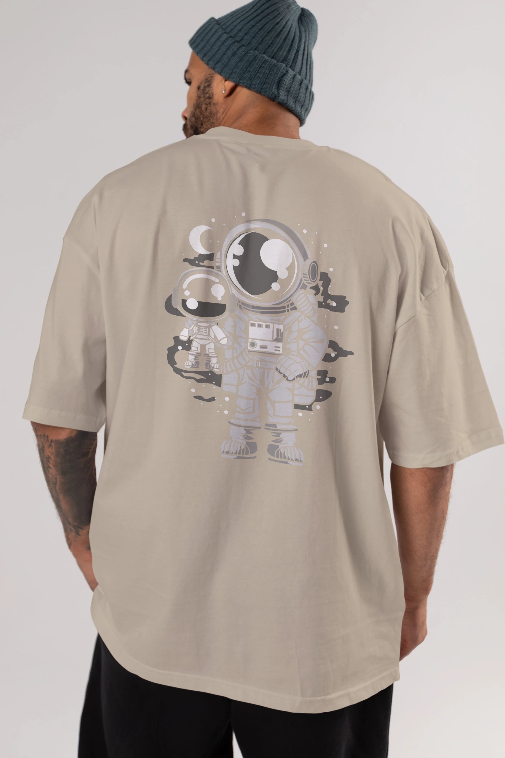 Astronaut And His Doll Arka Baskılı Oversize t-shirt Erkek Kadın Unisex