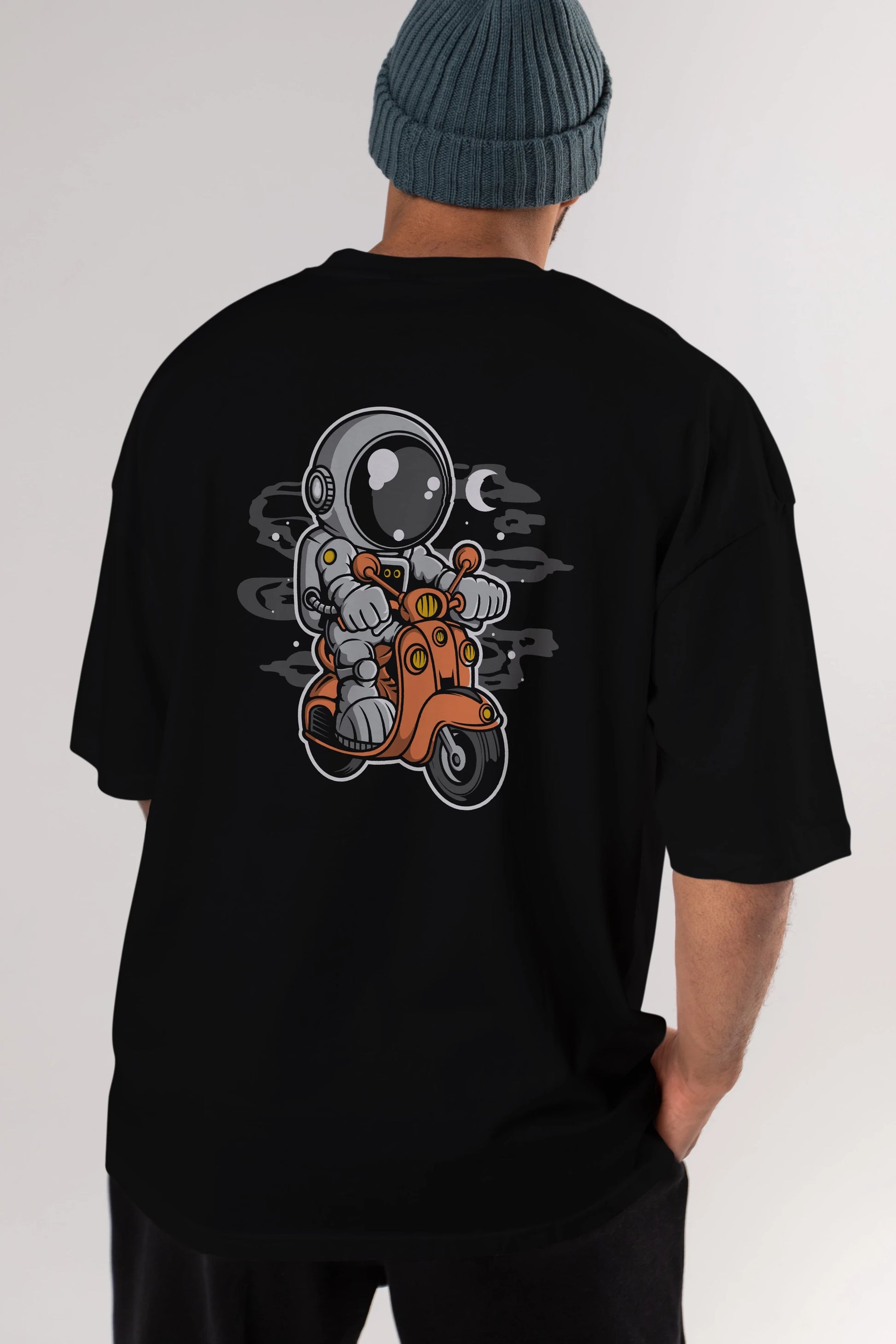 Astronaut Scooter Arka Baskılı Oversize t-shirt Erkek Kadın Unisex