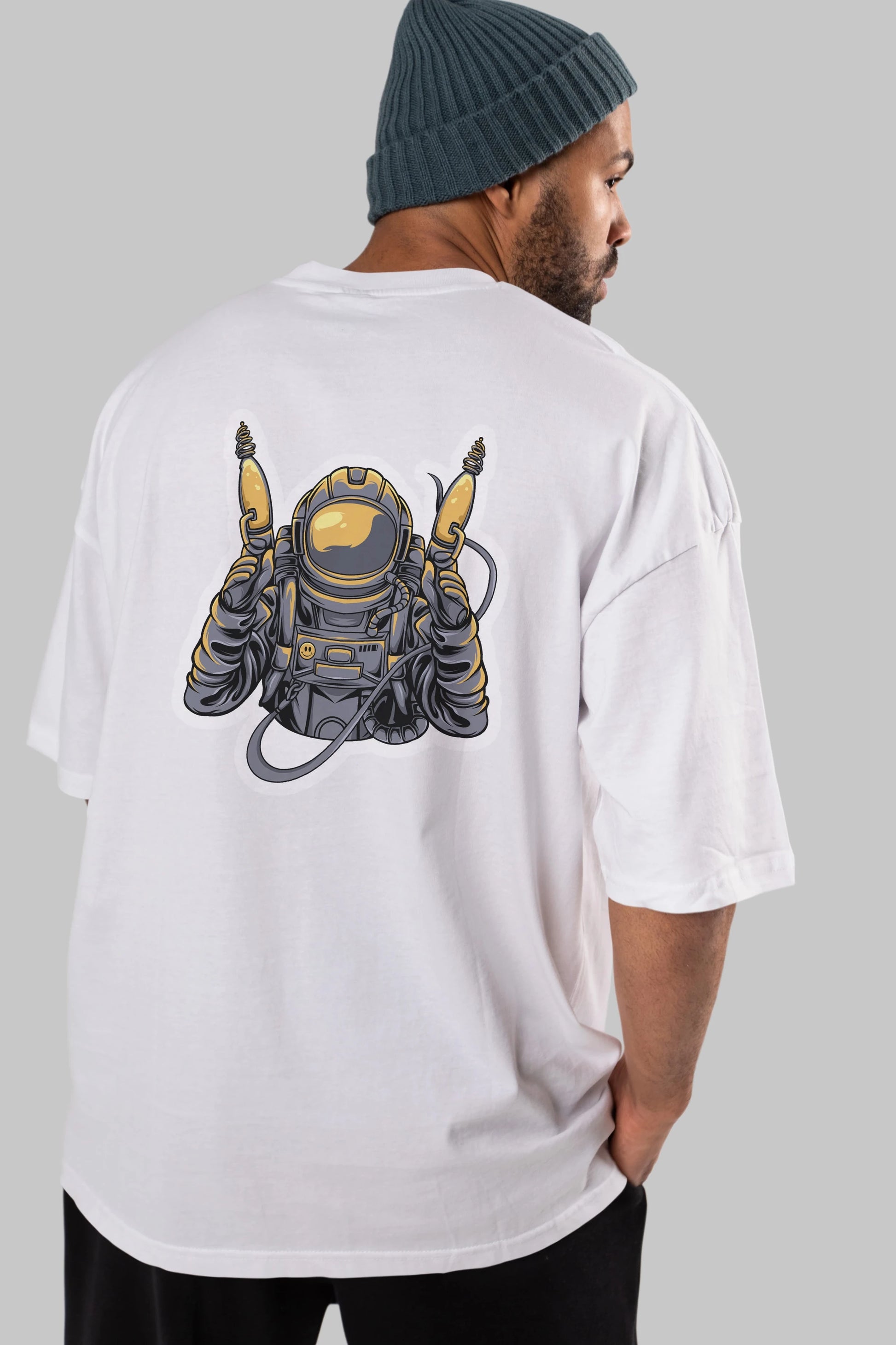 Alien Hunter Sticker Arka Baskılı Oversize t-shirt Erkek Kadın Unisex