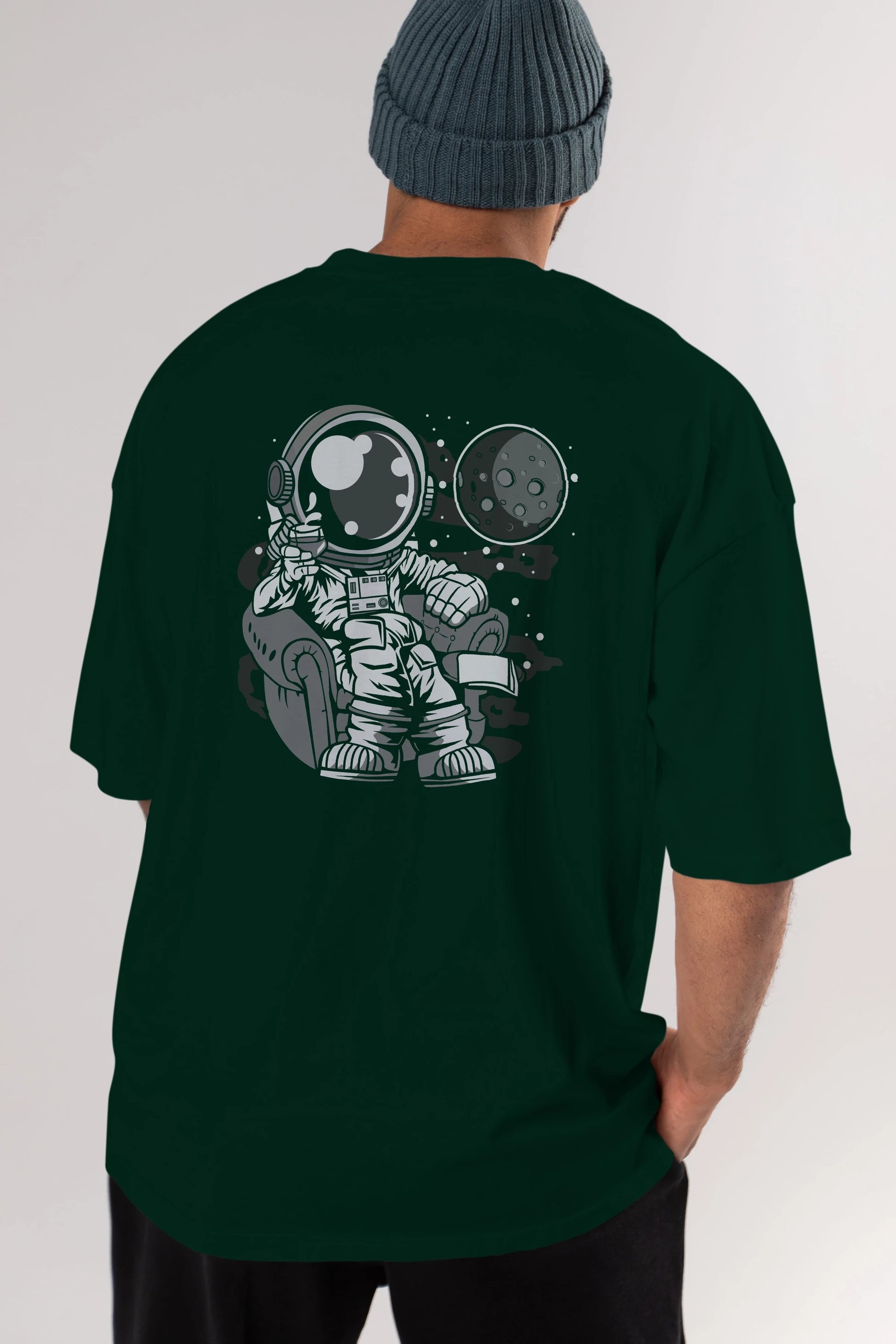 Astronaut Drinking And Relax Arka Baskılı Oversize t-shirt Erkek Kadın Unisex
