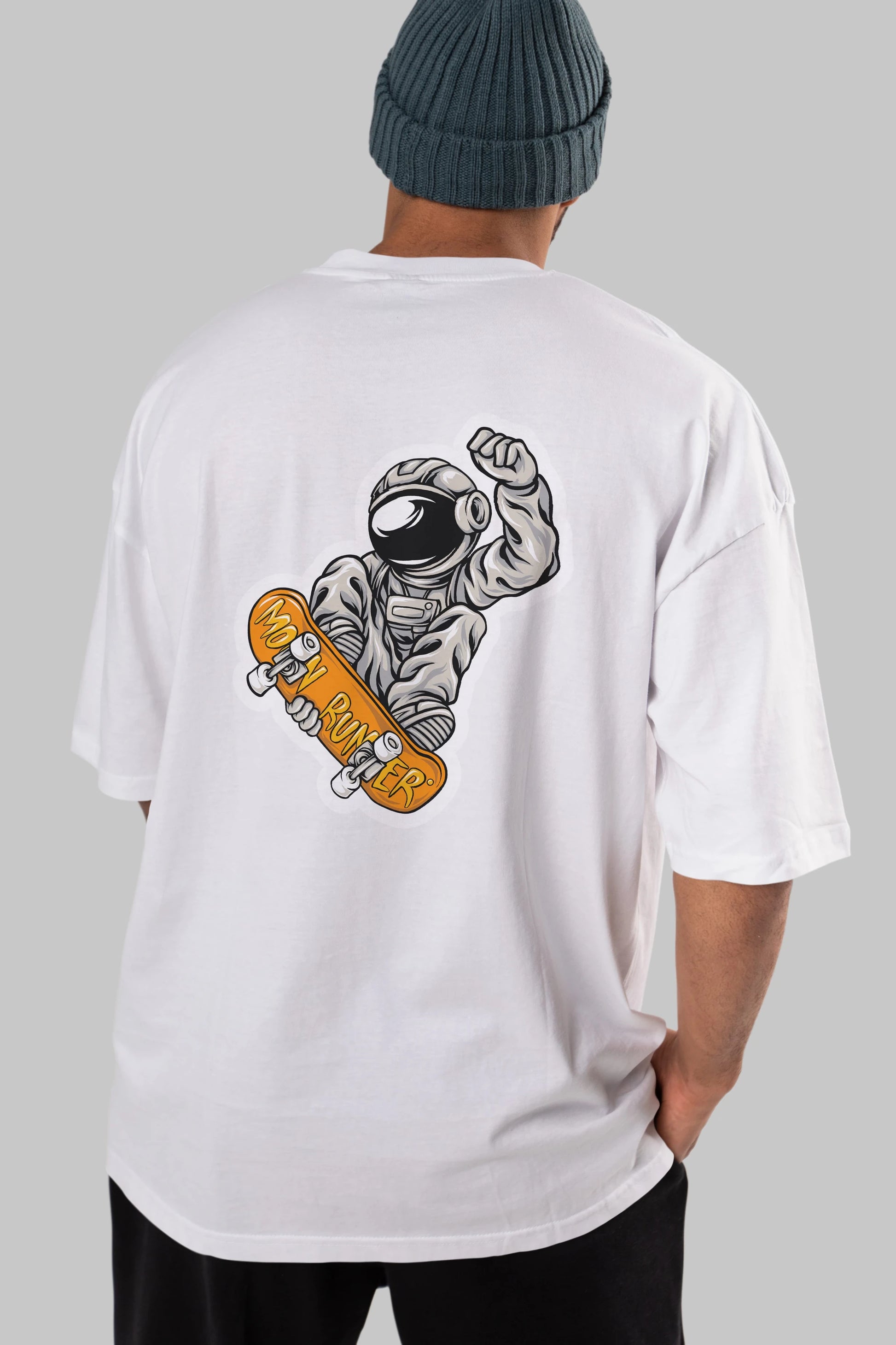 Moon Runner Sticker Arka Baskılı Oversize t-shirt Erkek Kadın Unisex